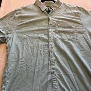 Hollister Men's Short-Sleeve Button-Down Shirt in Sage Green